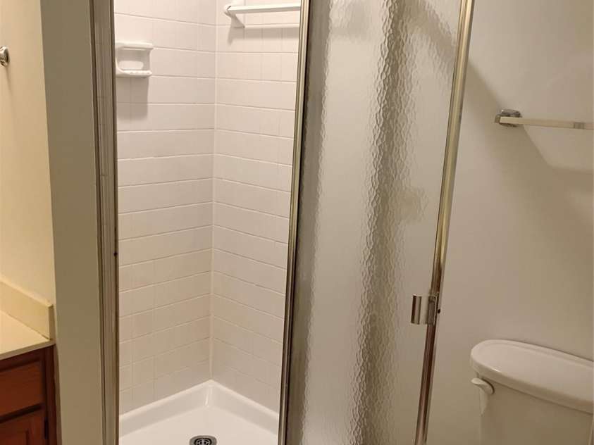 2536 Stradbrook Drive, Charlotte, NC 28210.  MLS# CAR4405093, YatesRealty ID 22476. Shower in primary bath