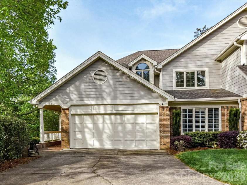 1847 Meadowood Lane, Charlotte, NC 28211.  MLS# CAR4344923, YatesRealty ID 22477. 