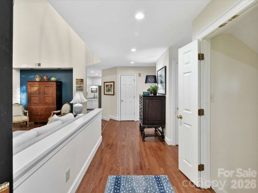 1847 Meadowood Lane, Charlotte, NC 28211.  MLS# CAR4344923, YatesRealty ID 22477. 
