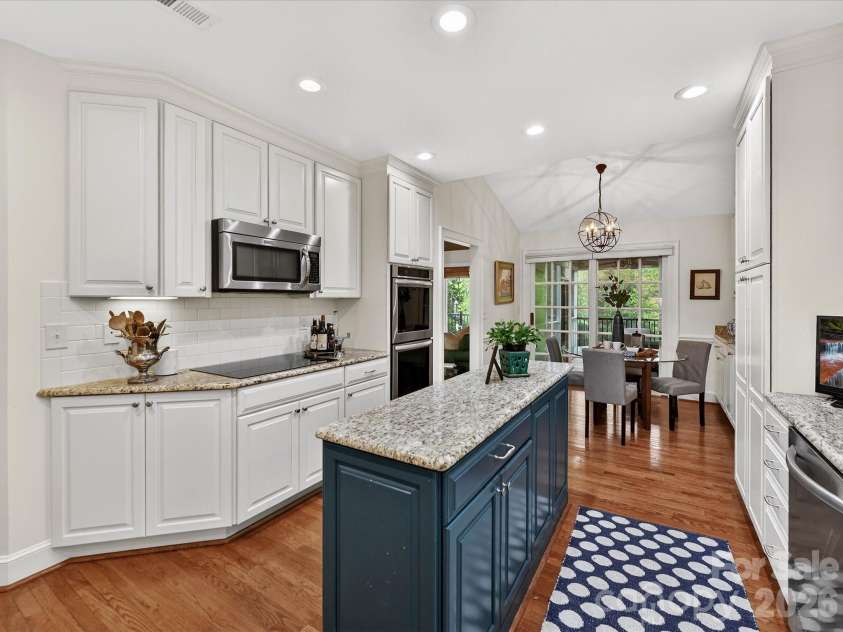 1847 Meadowood Lane, Charlotte, NC 28211.  MLS# CAR4344923, YatesRealty ID 22477. 