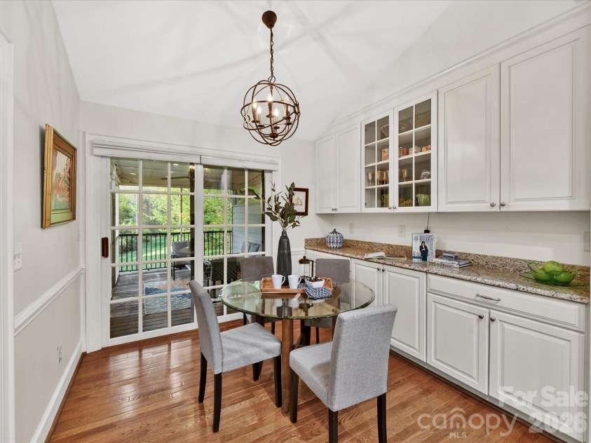 1847 Meadowood Lane, Charlotte, NC 28211.  MLS# CAR4344923, YatesRealty ID 22477. 