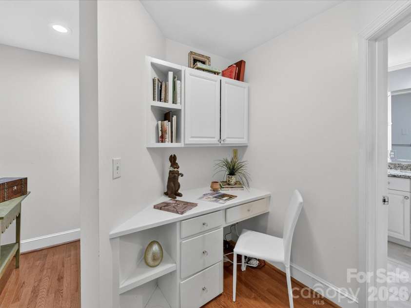 1847 Meadowood Lane, Charlotte, NC 28211.  MLS# CAR4344923, YatesRealty ID 22477. 