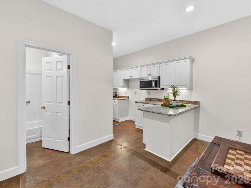 1847 Meadowood Lane, Charlotte, NC 28211.  MLS# CAR4344923, YatesRealty ID 22477. 