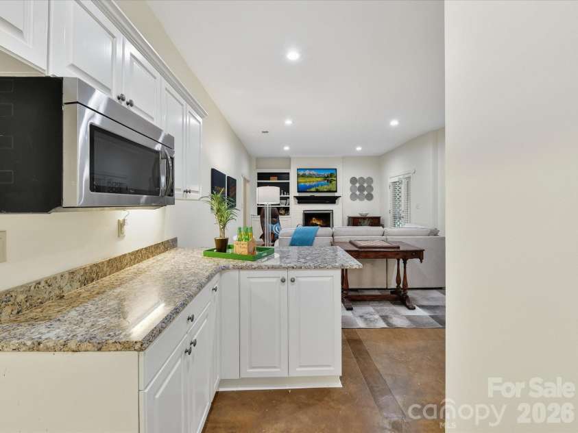 1847 Meadowood Lane, Charlotte, NC 28211.  MLS# CAR4344923, YatesRealty ID 22477. 
