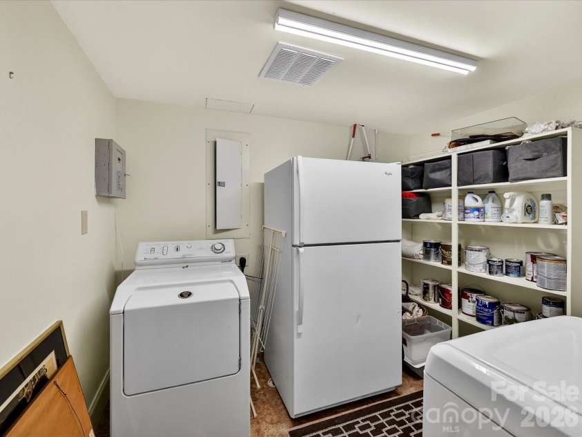 1847 Meadowood Lane, Charlotte, NC 28211.  MLS# CAR4344923, YatesRealty ID 22477. 