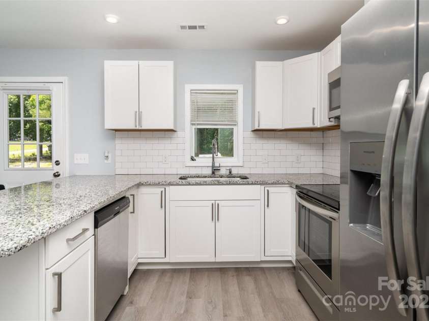 213 Pinewood Drive, Grover, NC 28073.  MLS# CAR4273064, YatesRealty ID 22477. 