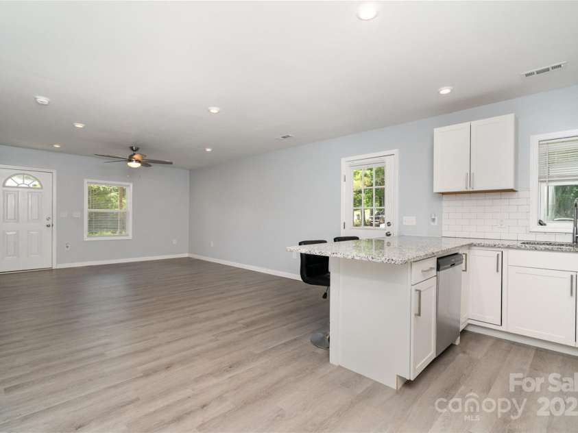 213 Pinewood Drive, Grover, NC 28073.  MLS# CAR4273064, YatesRealty ID 22477. 