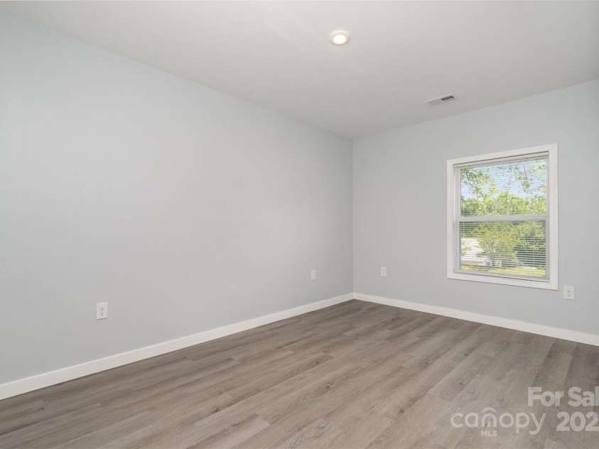 213 Pinewood Drive, Grover, NC 28073.  MLS# CAR4273064, YatesRealty ID 22477. 