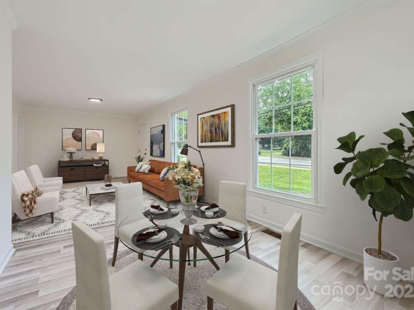 1224 Woodlawn Road, Charlotte, NC 28209.  MLS# CAR4272840, YatesRealty ID 22478. 
