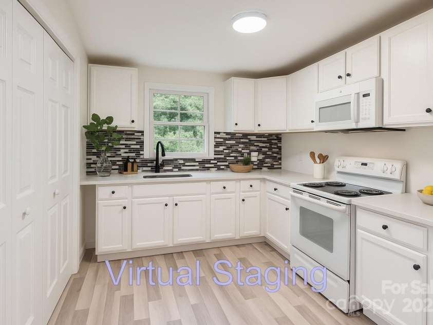 1224 Woodlawn Road, Charlotte, NC 28209.  MLS# CAR4272840, YatesRealty ID 22478. 