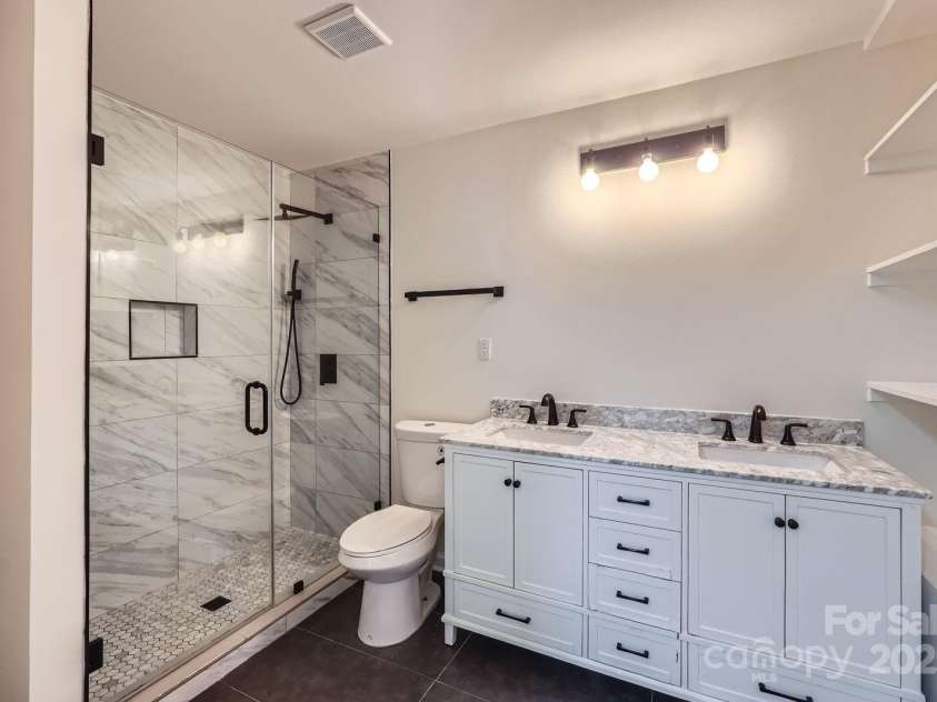 1224 Woodlawn Road, Charlotte, NC 28209.  MLS# CAR4272840, YatesRealty ID 22478. 
