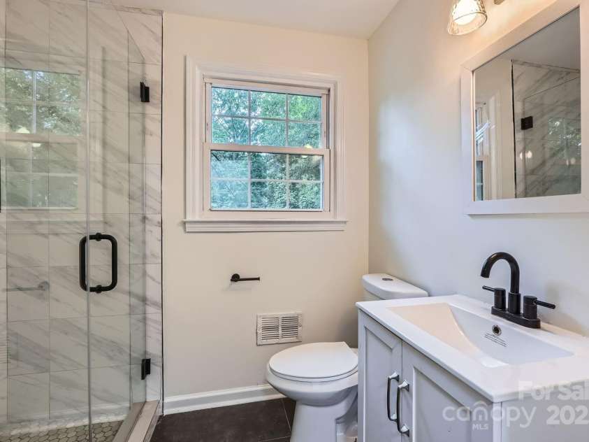 1224 Woodlawn Road, Charlotte, NC 28209.  MLS# CAR4272840, YatesRealty ID 22478. 