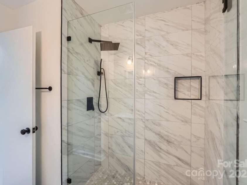1224 Woodlawn Road, Charlotte, NC 28209.  MLS# CAR4272840, YatesRealty ID 22478. 
