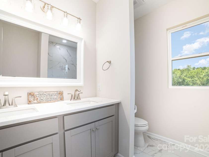 2005 Germany Drive, Dallas, NC 28034.  MLS# CAR4159062, YatesRealty ID 2248. Hallway Bathroom - Upstairs