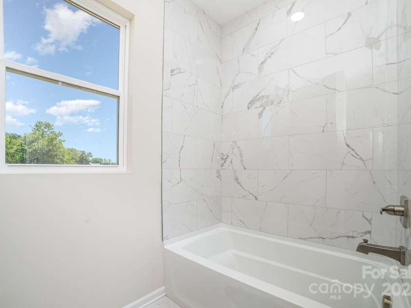 2005 Germany Drive, Dallas, NC 28034.  MLS# CAR4159062, YatesRealty ID 2248. Hallway Bathroom - Upstairs