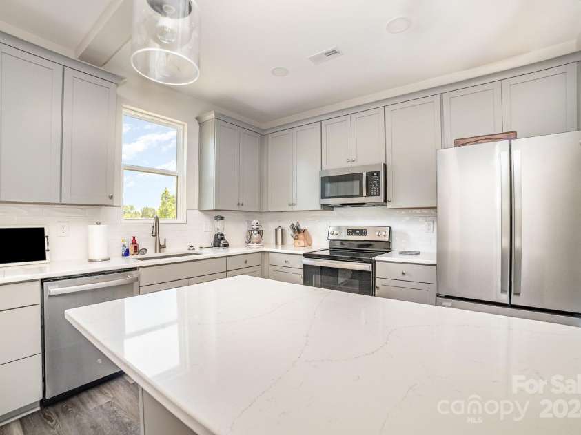 2005 Germany Drive, Dallas, NC 28034.  MLS# CAR4159062, YatesRealty ID 2248. Kitchen