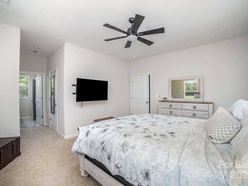 2005 Germany Drive, Dallas, NC 28034.  MLS# CAR4159062, YatesRealty ID 2248. Primary Bedroom