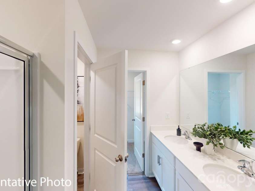 2805 Frances View Lane, Lincolnton, NC 28092.  MLS# CAR4402387, YatesRealty ID 2248. 