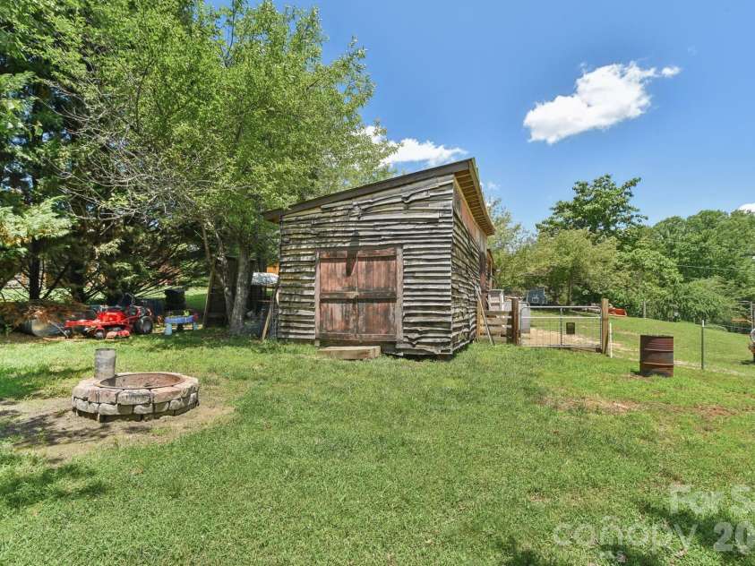 65 Dream Street, Hendersonville, NC 28792.  MLS# CAR4261280, YatesRealty ID 2248. 