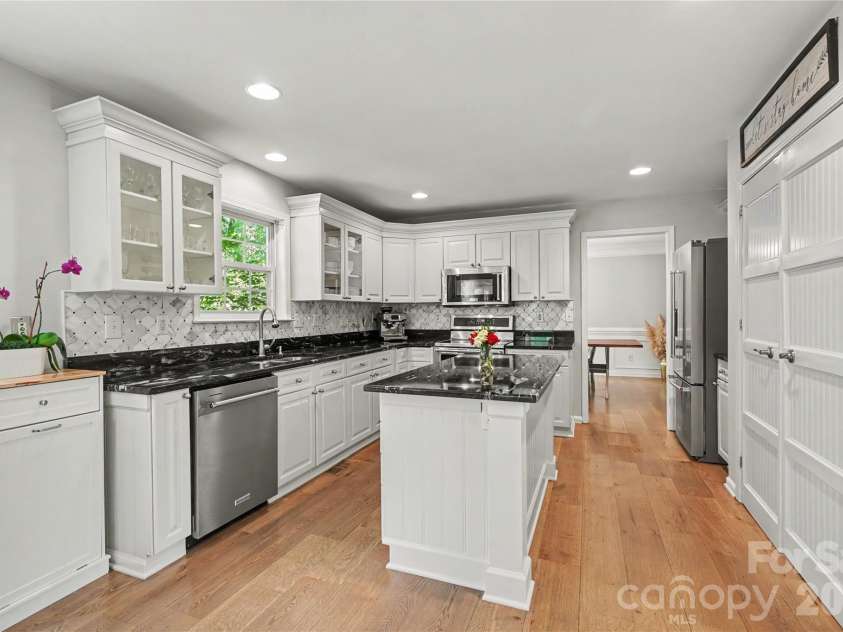 9209 Morgan Glenn Drive, Mint Hill, NC 28227.  MLS# CAR4378656, YatesRealty ID 22480. 