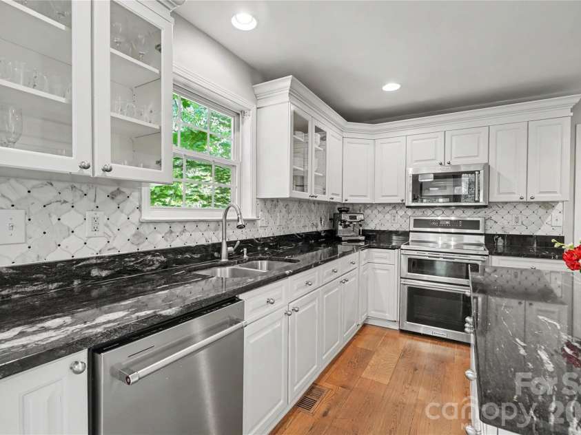 9209 Morgan Glenn Drive, Mint Hill, NC 28227.  MLS# CAR4378656, YatesRealty ID 22480. 