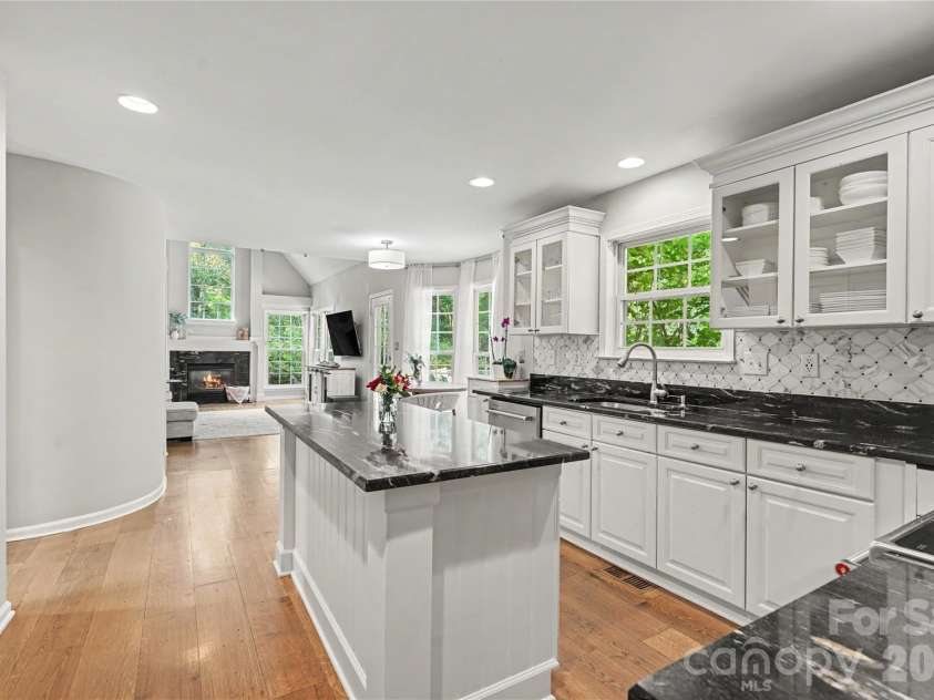 9209 Morgan Glenn Drive, Mint Hill, NC 28227.  MLS# CAR4378656, YatesRealty ID 22480. 