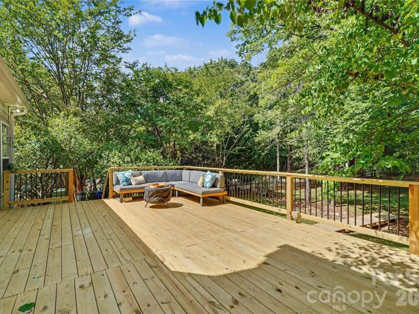 9209 Morgan Glenn Drive, Mint Hill, NC 28227.  MLS# CAR4378656, YatesRealty ID 22480. 