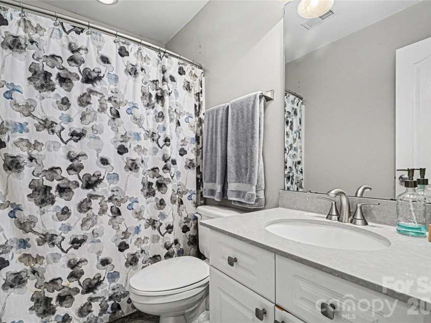 9209 Morgan Glenn Drive, Mint Hill, NC 28227.  MLS# CAR4378656, YatesRealty ID 22480. 