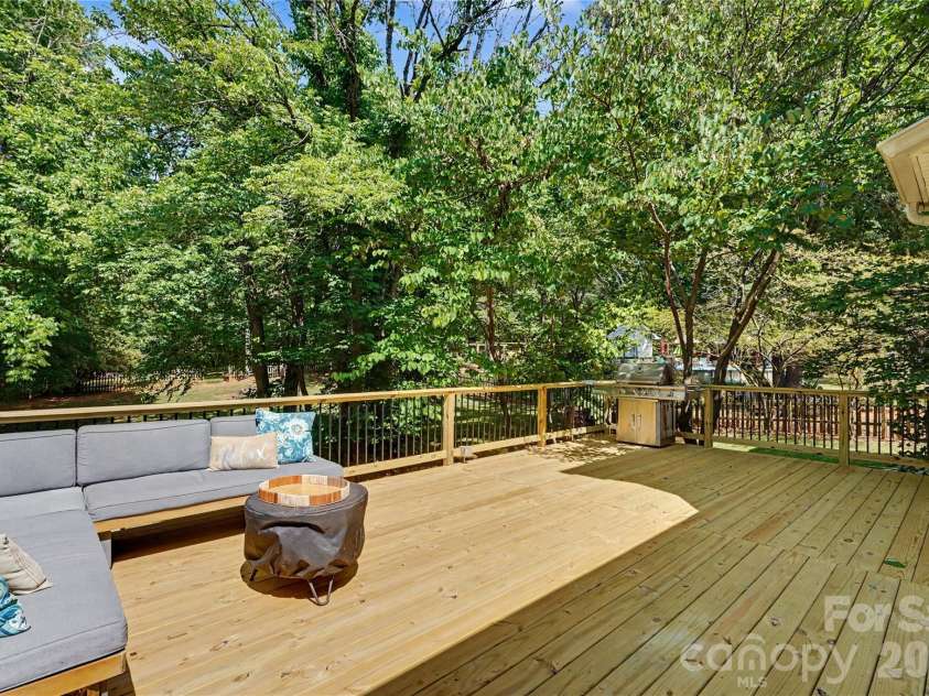 9209 Morgan Glenn Drive, Mint Hill, NC 28227.  MLS# CAR4378656, YatesRealty ID 22480. 