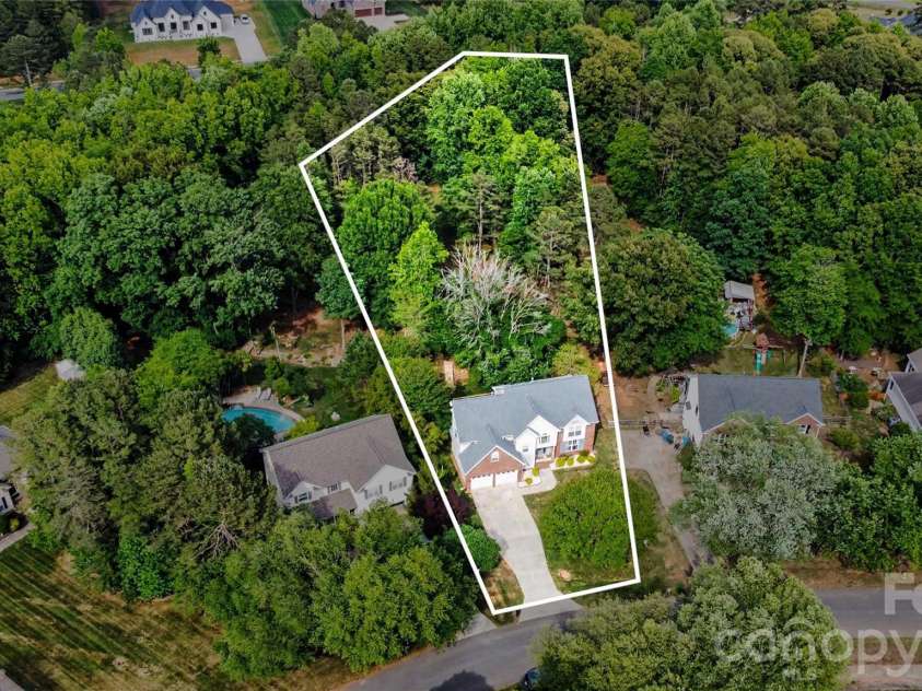 9209 Morgan Glenn Drive, Mint Hill, NC 28227.  MLS# CAR4378656, YatesRealty ID 22480. 
