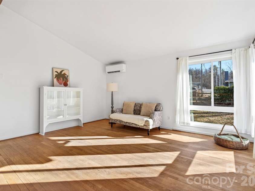 107 High Street, Black Mountain, NC 28711.  MLS# CAR4337170, YatesRealty ID 22482. 