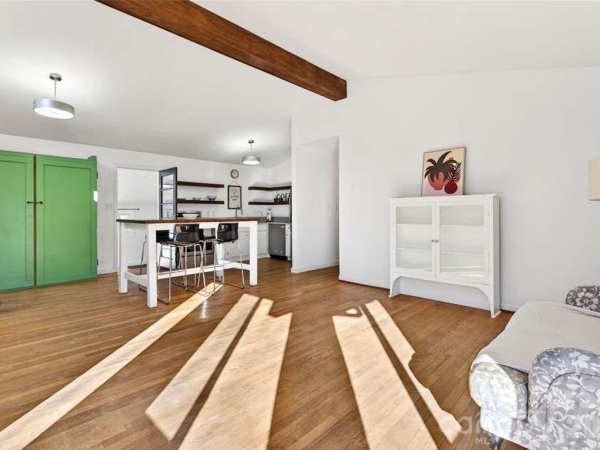 107 High Street, Black Mountain, NC 28711.  MLS# CAR4337170, YatesRealty ID 22482. 