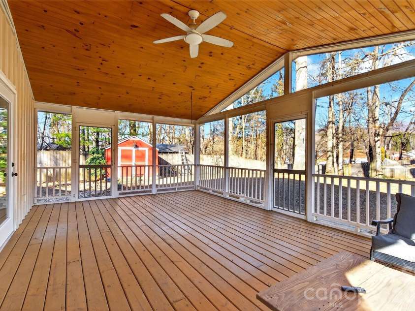 107 High Street, Black Mountain, NC 28711.  MLS# CAR4337170, YatesRealty ID 22482. 