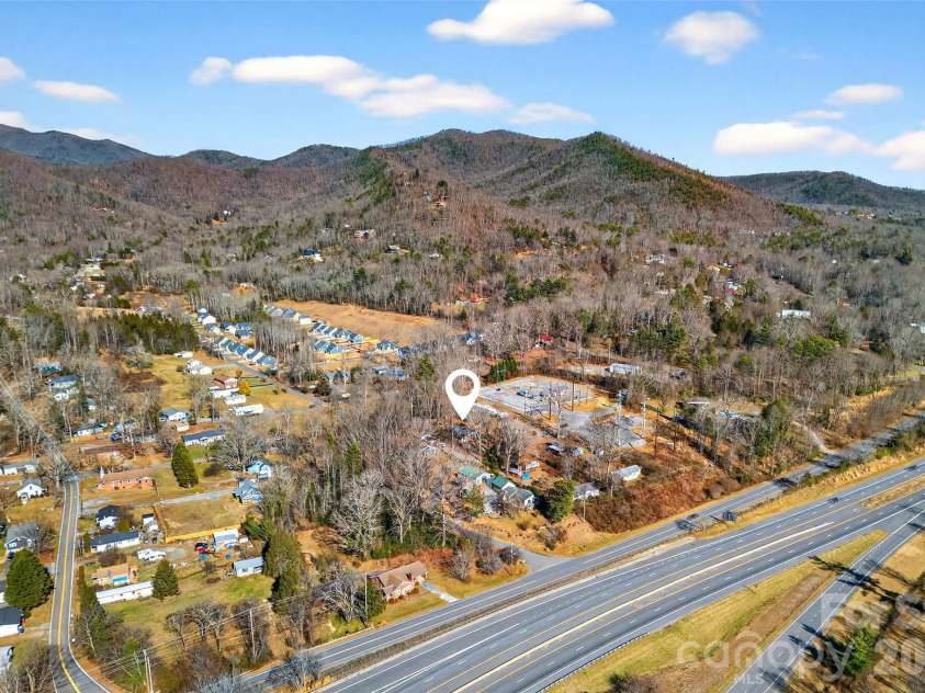 107 High Street, Black Mountain, NC 28711.  MLS# CAR4337170, YatesRealty ID 22482. 