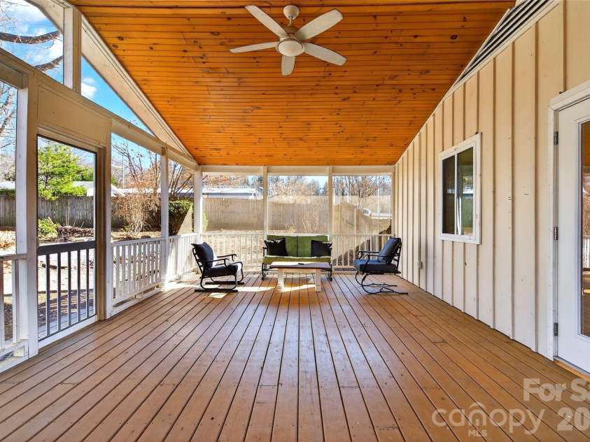 107 High Street, Black Mountain, NC 28711.  MLS# CAR4337170, YatesRealty ID 22482. 