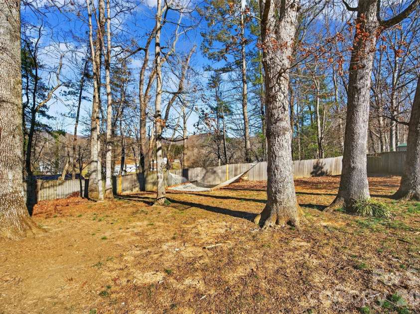107 High Street, Black Mountain, NC 28711.  MLS# CAR4337170, YatesRealty ID 22482. 