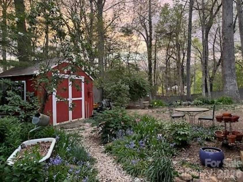 107 High Street, Black Mountain, NC 28711.  MLS# CAR4337170, YatesRealty ID 22482. 