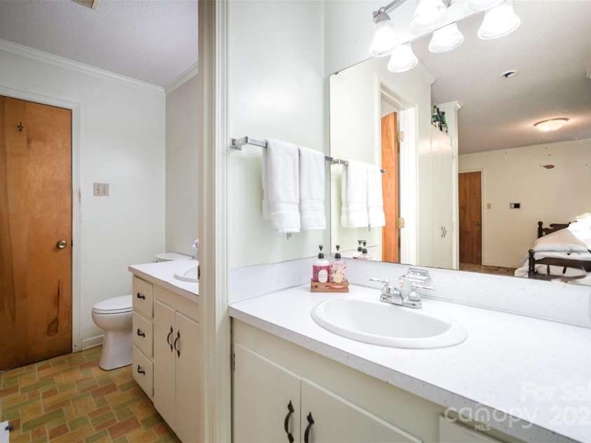 114 Huffstetler Road, Gastonia, NC 28056.  MLS# CAR4273171, YatesRealty ID 22482. 