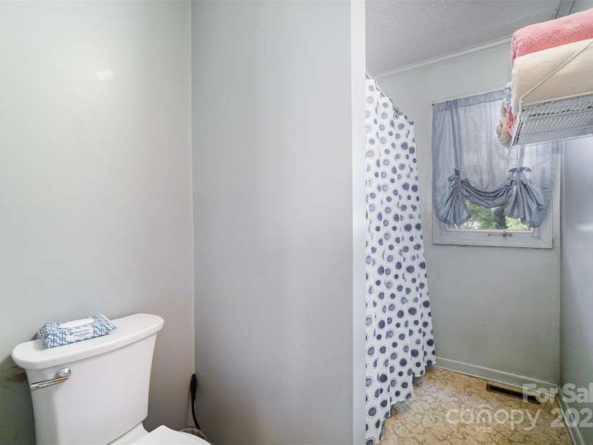 114 Huffstetler Road, Gastonia, NC 28056.  MLS# CAR4273171, YatesRealty ID 22482. 