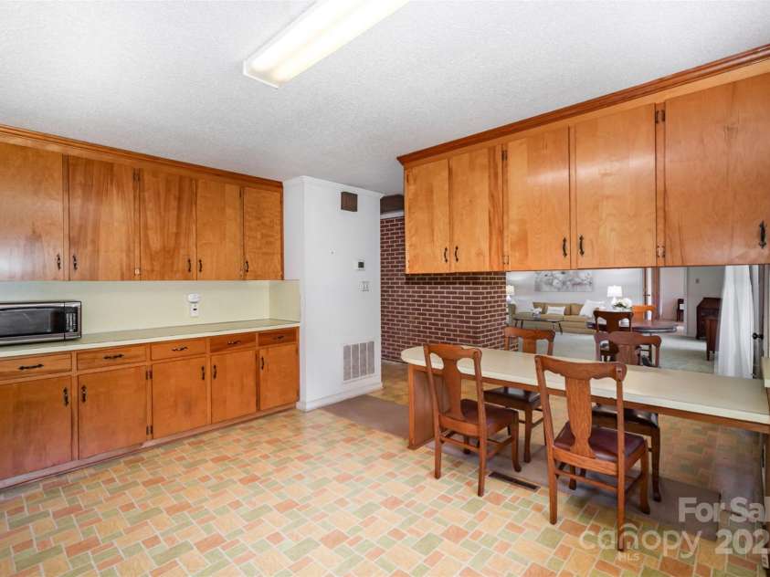 114 Huffstetler Road, Gastonia, NC 28056.  MLS# CAR4273171, YatesRealty ID 22482. 