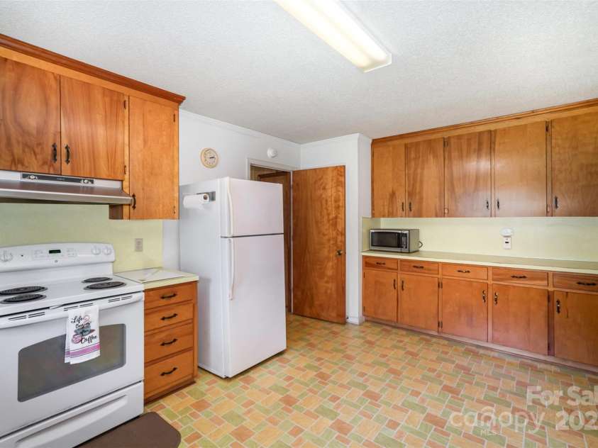 114 Huffstetler Road, Gastonia, NC 28056.  MLS# CAR4273171, YatesRealty ID 22482. 