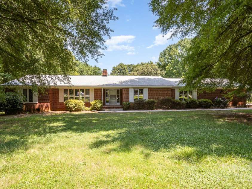 114 Huffstetler Road, Gastonia, NC 28056.  MLS# CAR4273171, YatesRealty ID 22482. 