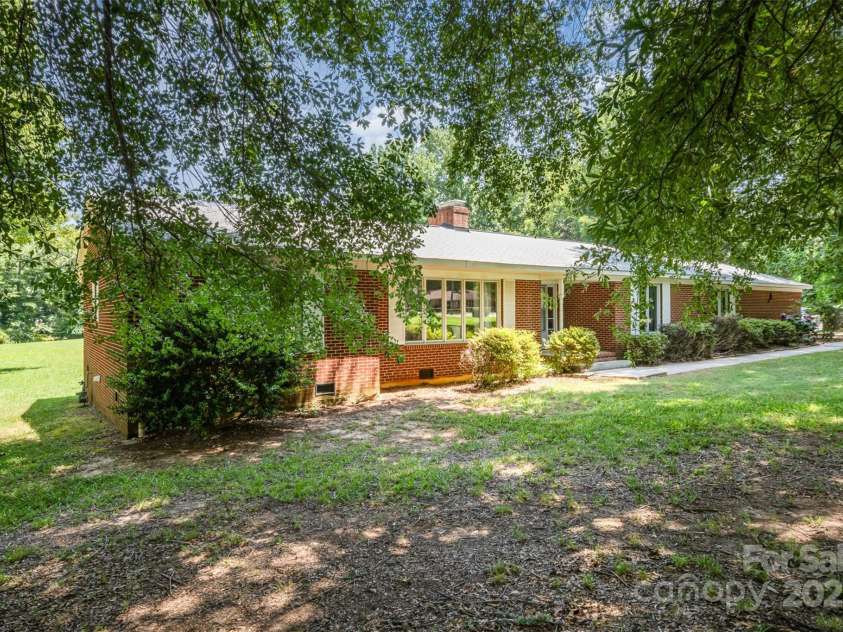 114 Huffstetler Road, Gastonia, NC 28056.  MLS# CAR4273171, YatesRealty ID 22482. 