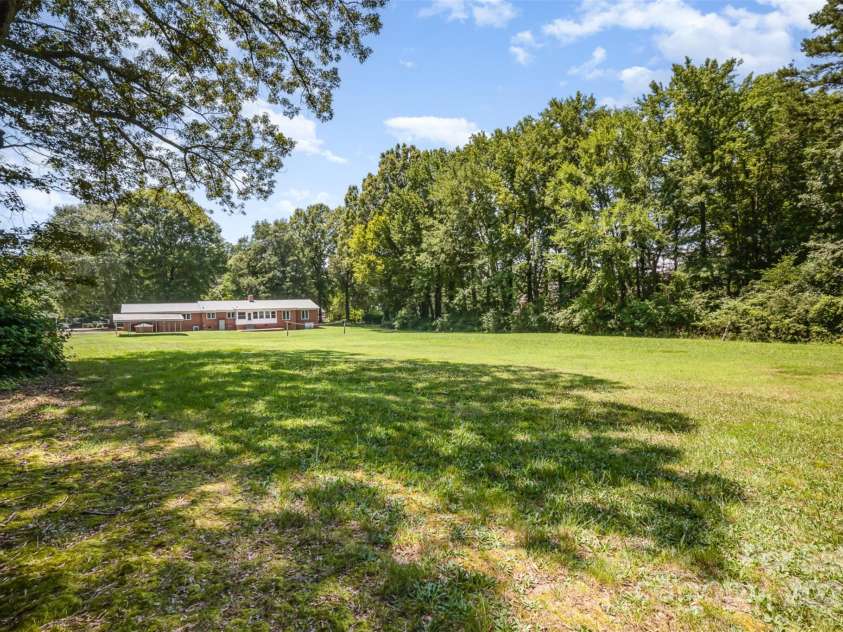 114 Huffstetler Road, Gastonia, NC 28056.  MLS# CAR4273171, YatesRealty ID 22482. 
