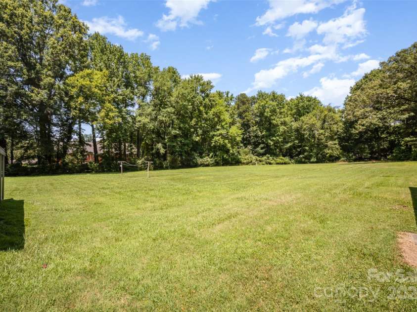114 Huffstetler Road, Gastonia, NC 28056.  MLS# CAR4273171, YatesRealty ID 22482. 