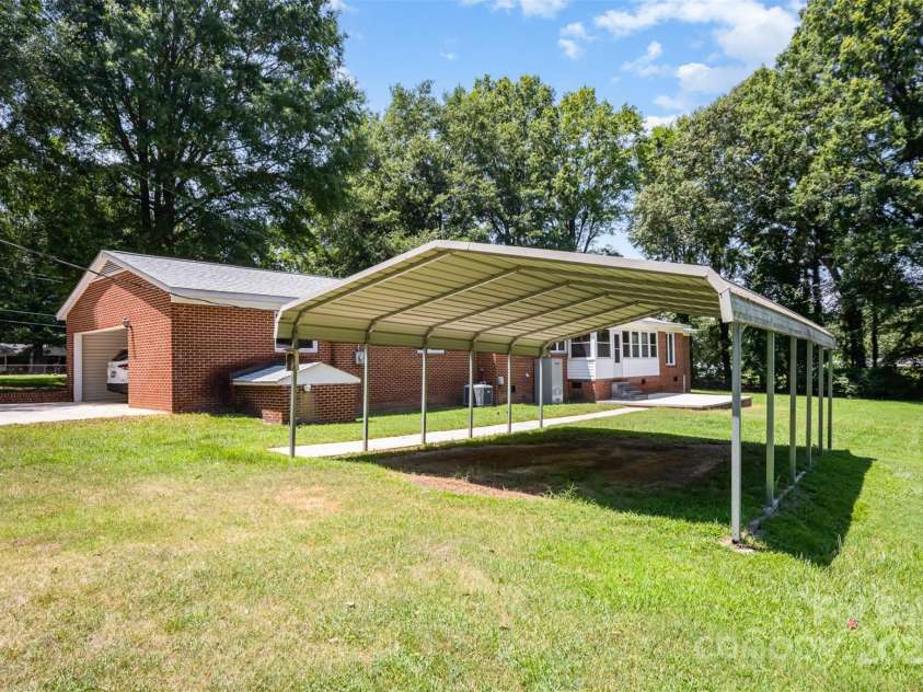 114 Huffstetler Road, Gastonia, NC 28056.  MLS# CAR4273171, YatesRealty ID 22482. 