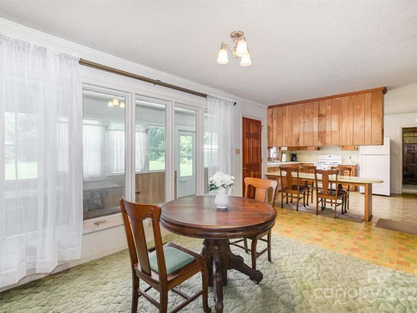 114 Huffstetler Road, Gastonia, NC 28056.  MLS# CAR4273171, YatesRealty ID 22482. 