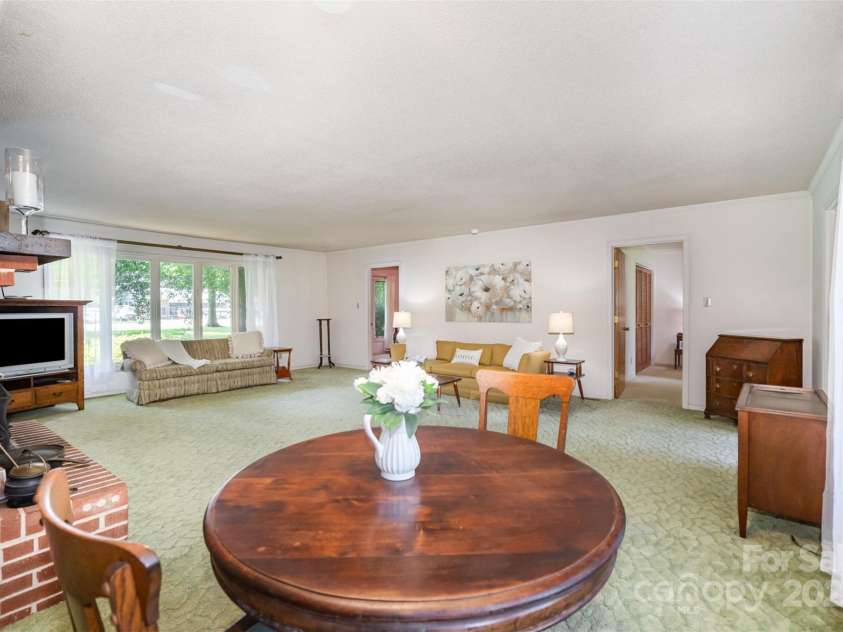114 Huffstetler Road, Gastonia, NC 28056.  MLS# CAR4273171, YatesRealty ID 22482. 