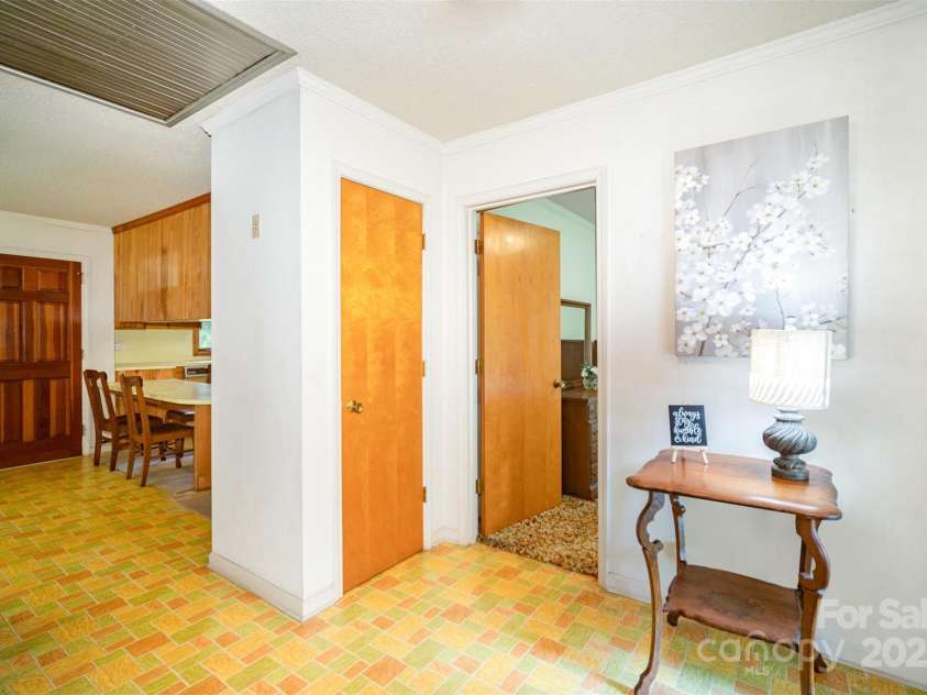 114 Huffstetler Road, Gastonia, NC 28056.  MLS# CAR4273171, YatesRealty ID 22482. 