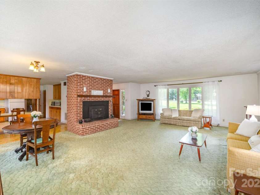 114 Huffstetler Road, Gastonia, NC 28056.  MLS# CAR4273171, YatesRealty ID 22482. 